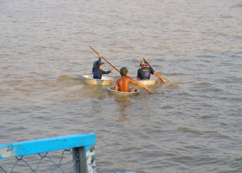 Дети на озере Топлесап, Камбоджа – фотографии Камбоджи