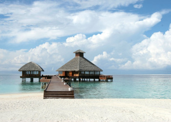 Понтон с беседкой в Северный Мале Атолл, Мальдивы – фотографии Мальдивских островов