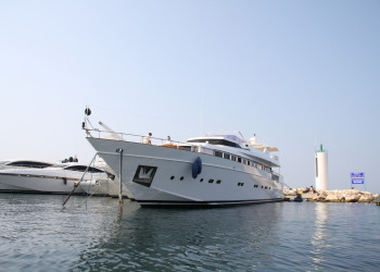 Яхты в Жуан-ле-Пен, Франция – фотографии Франции