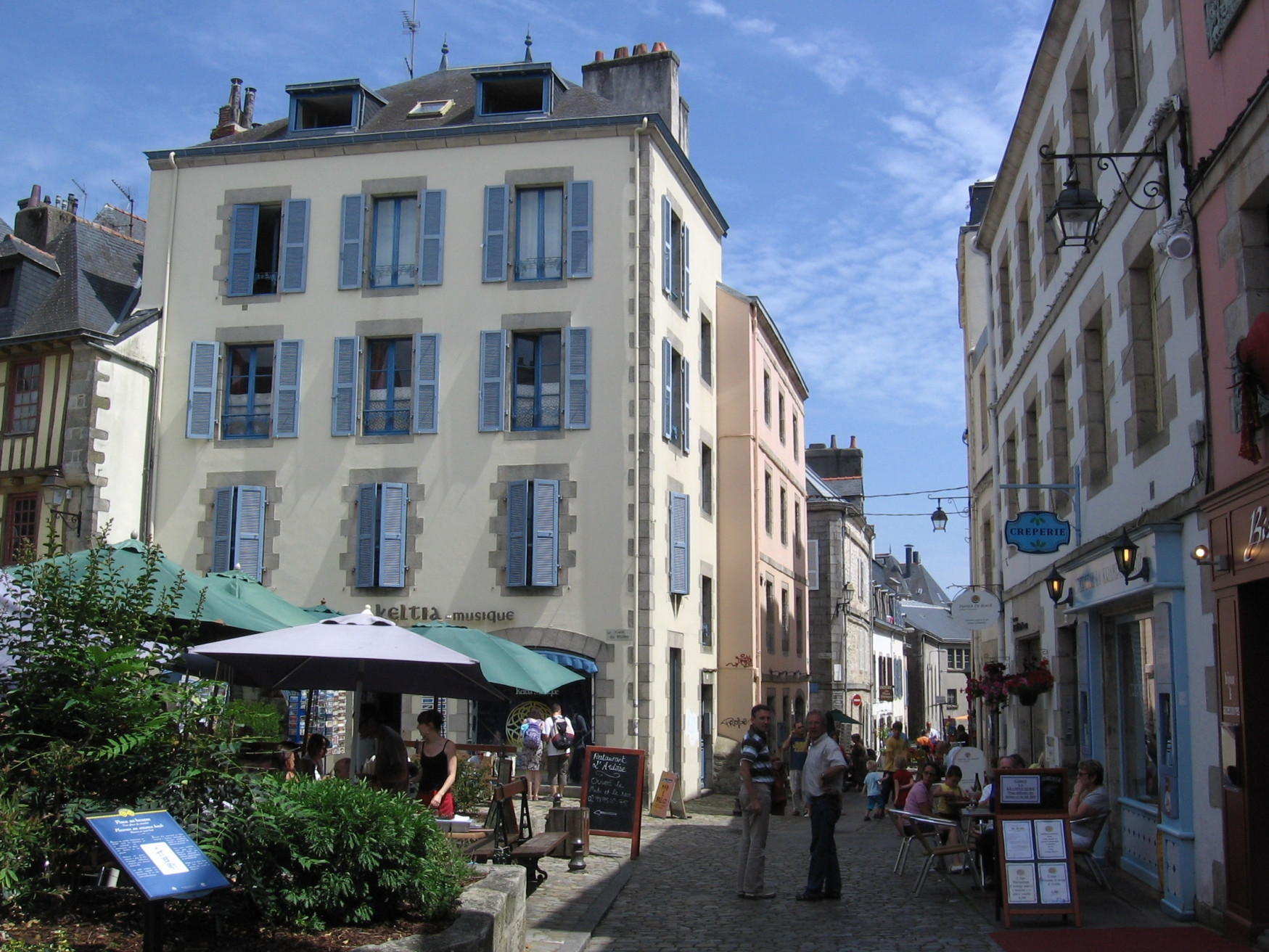 Дома в Кемпере, Франция. Фото 1 – фотографии Франции