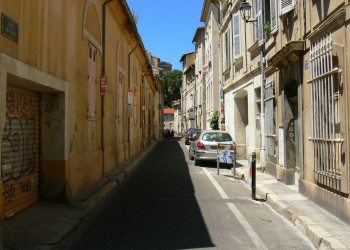 Улица в Авмньоне, Франция. Фото 4 – фотографии Франции