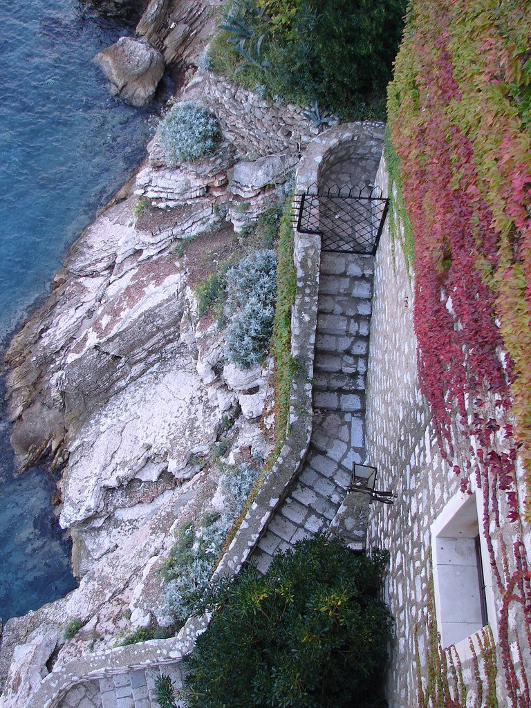 Скалы в Святой Стефан, Черногория – фотографии Черногории