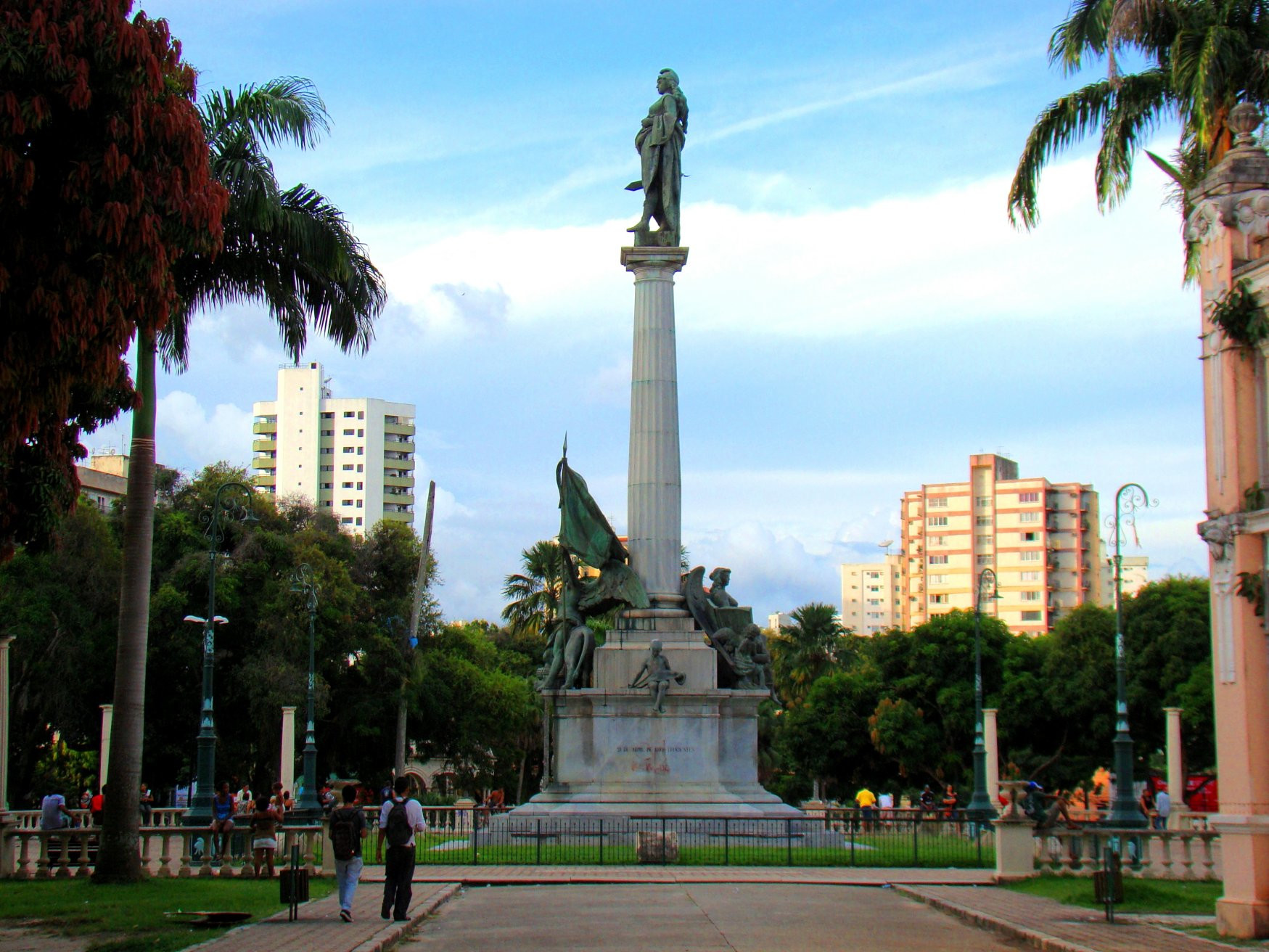 Памятник на площади Республики в Белене, Бразилия – фотографии Бразилии
