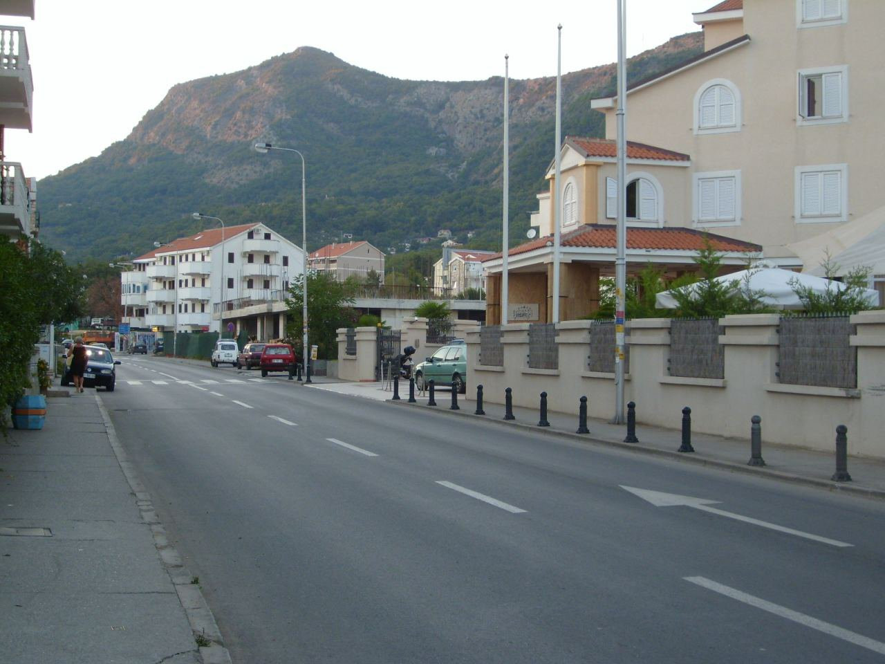 Улица в Будва, Черногория. Фото 32 – фотографии Черногории