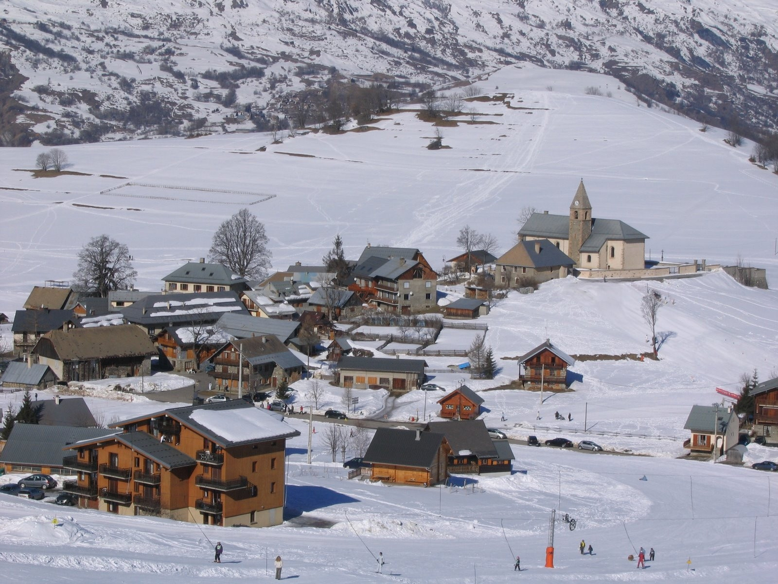 Деревня в Ле-Албиезе, Франция. Фото 7 – фотографии Франции