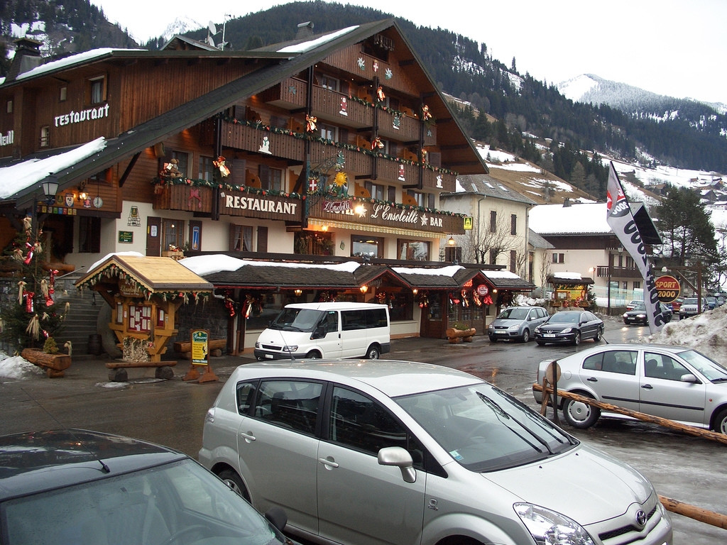 Кафе и рестораны в Ла-Шапель-д'Абонданс, Франция – фотографии Франции