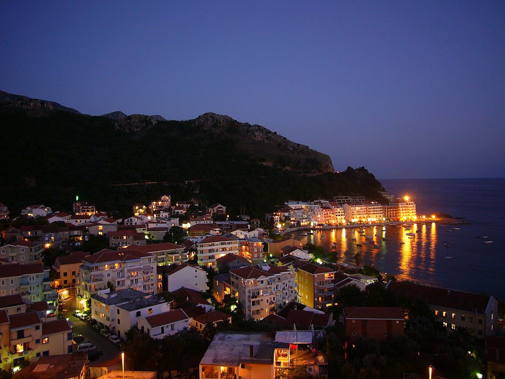 Побережье в Рафаиловичи, Черногория – фотографии Черногории