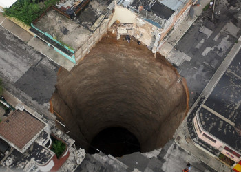 Карстовый провал в Гватемале (Guatemala Sinkhole) – фотографии Гватемалы