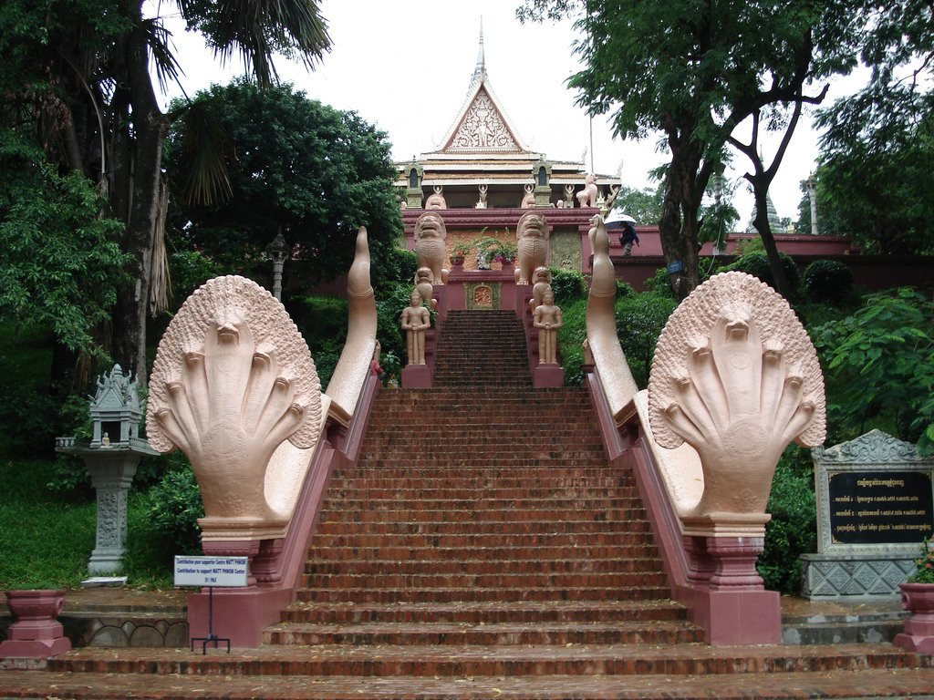 Храм Ват Пном (Wat Phnom)  – фотографии Камбоджи