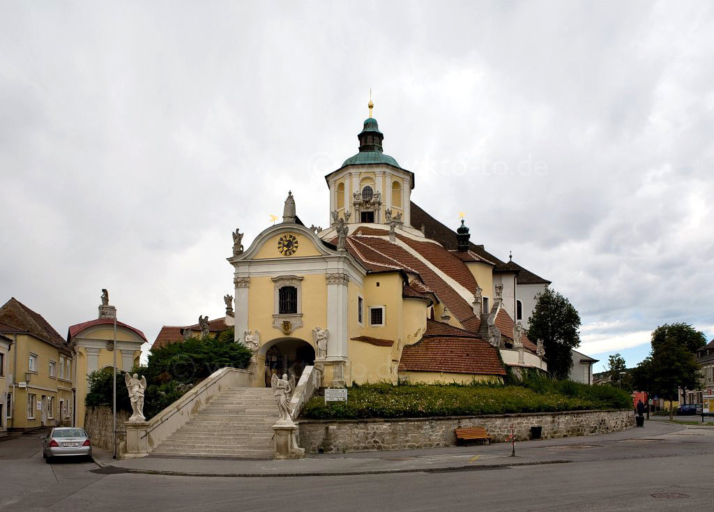 Примечательное сооружение Церковь Бергкирхе (Bergkirche) – фотографии Австрии