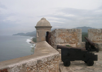 Крепость в Сантьяго-де-Куба, Куба. Фото 1 – фотографии Кубы