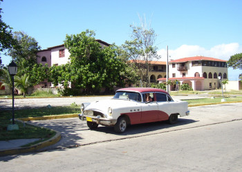 Машина в Варадеро, Куба – фотографии Кубы