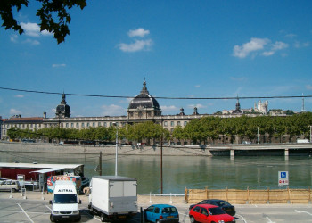 Река в Лионе, Франция – фотографии Франции