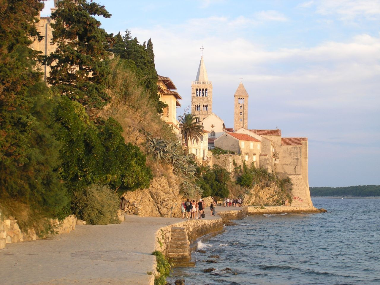 Набережная в Раб, Хорватия. Фото 19 – фотографии Хорватии