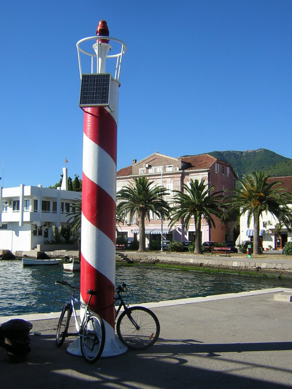 Маяк в Тиват, Черногория – фотографии Черногории