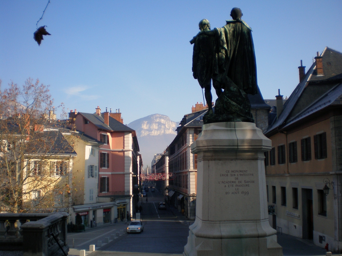 Памятник в Шамбери, Франция. Фото 5 – фотографии Франции