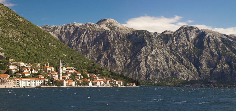 Горы в Пераст, Черногория – фотографии Черногории