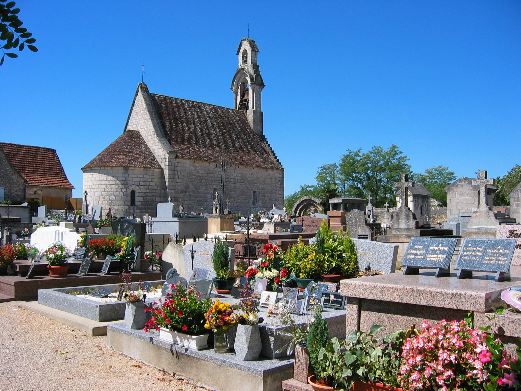 Кладбище в Рокамадуре, Франция – фотографии Франции