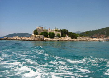 Крепость в Которском заливе, Черногория – фотографии Черногории