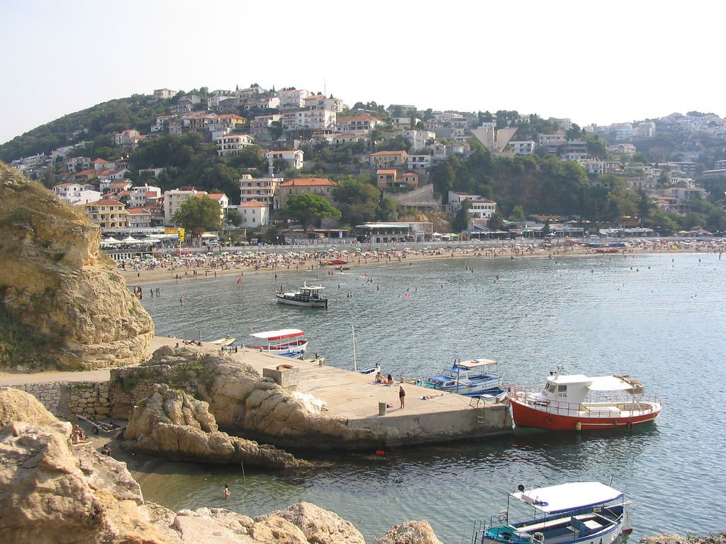 Побережье в Ульцинь, Черногория – фотографии Черногории