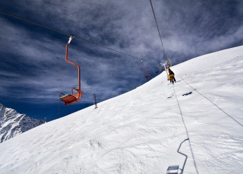 1-но кресельная канатная дорога  в Чегет, Россия. Фото 1 – фотографии России