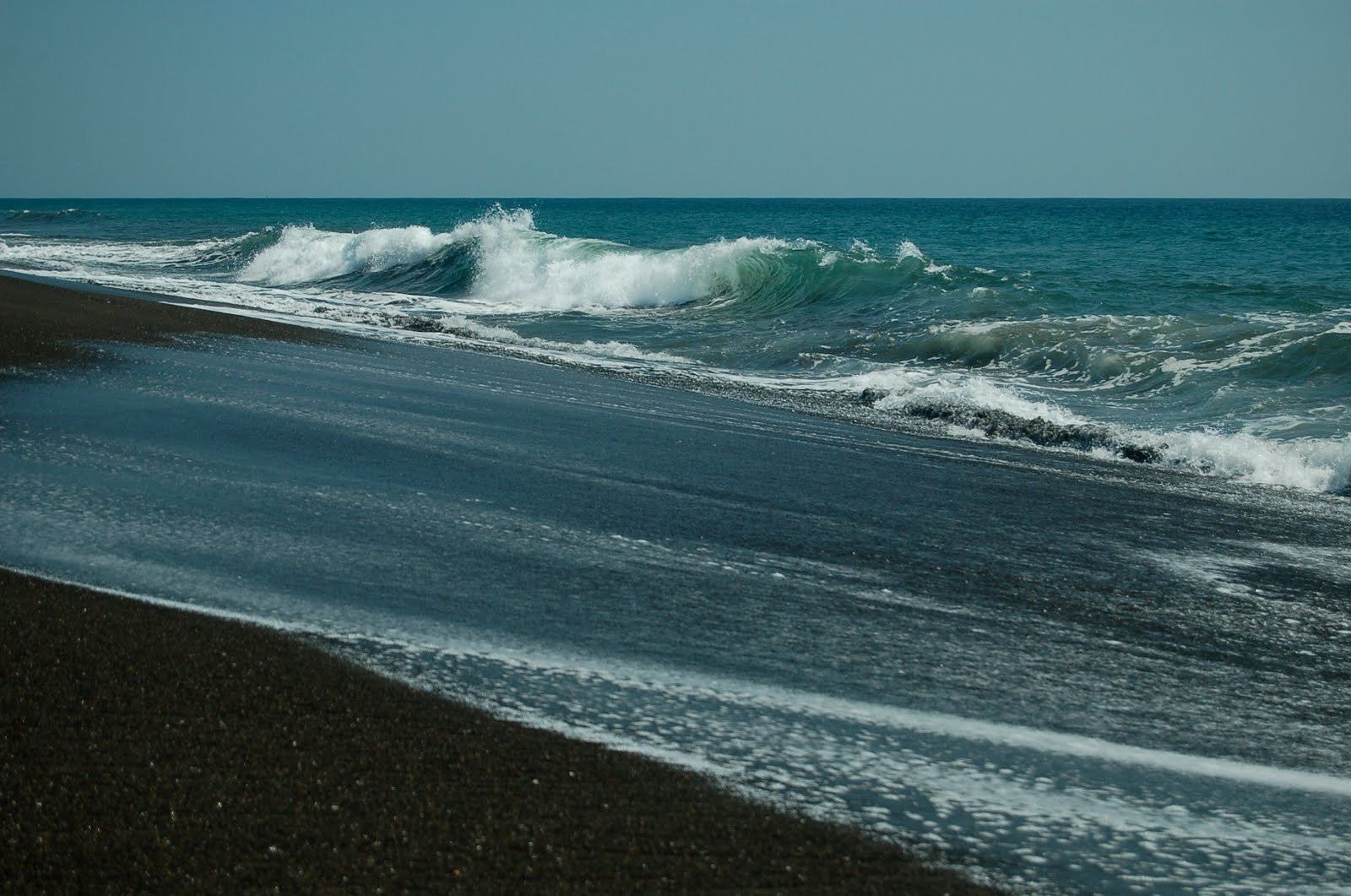 Морской прибой в Монтеррико, Гватемала – фотографии Гватемалы