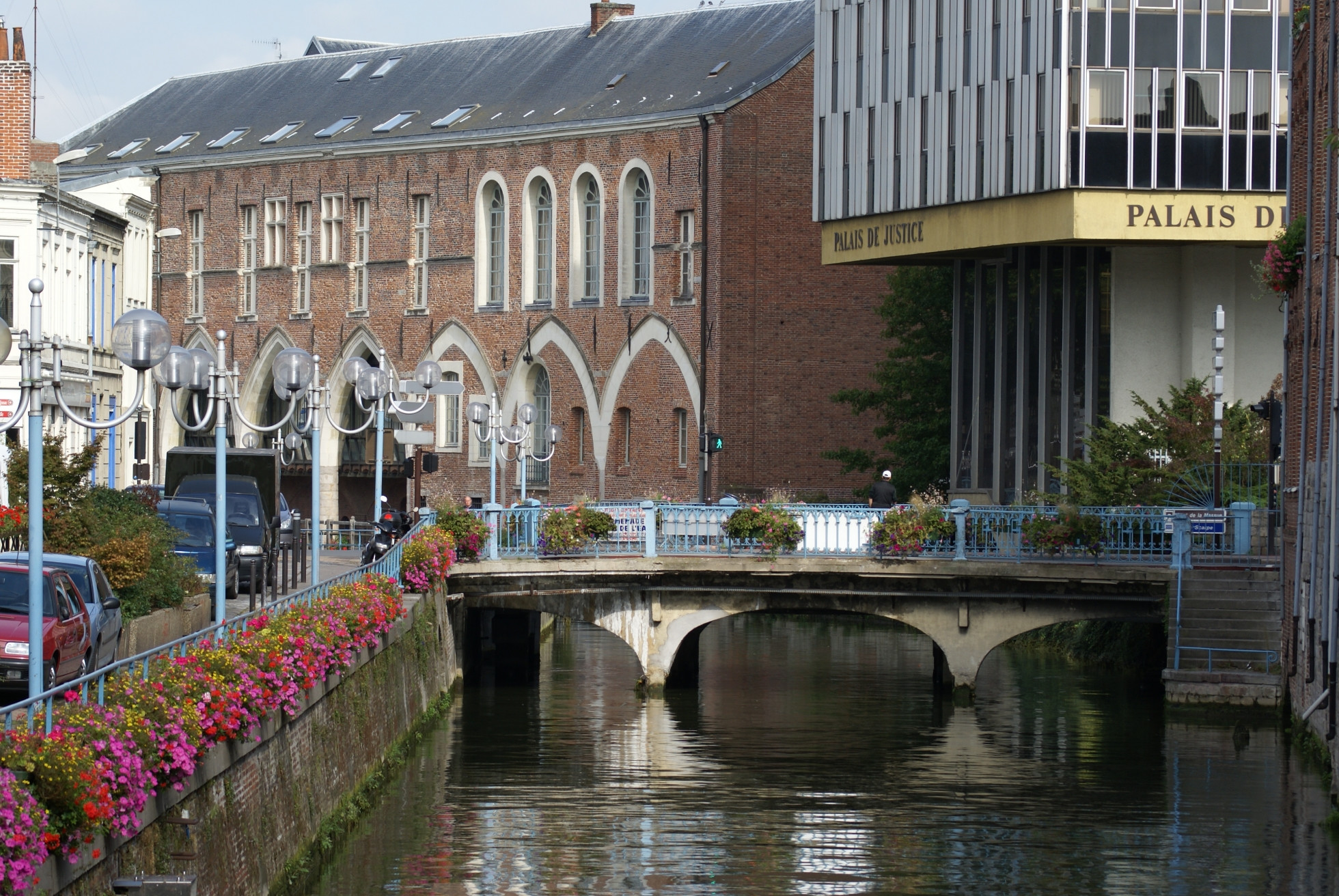 Канал в Дуэ, Франция – фотографии Франции