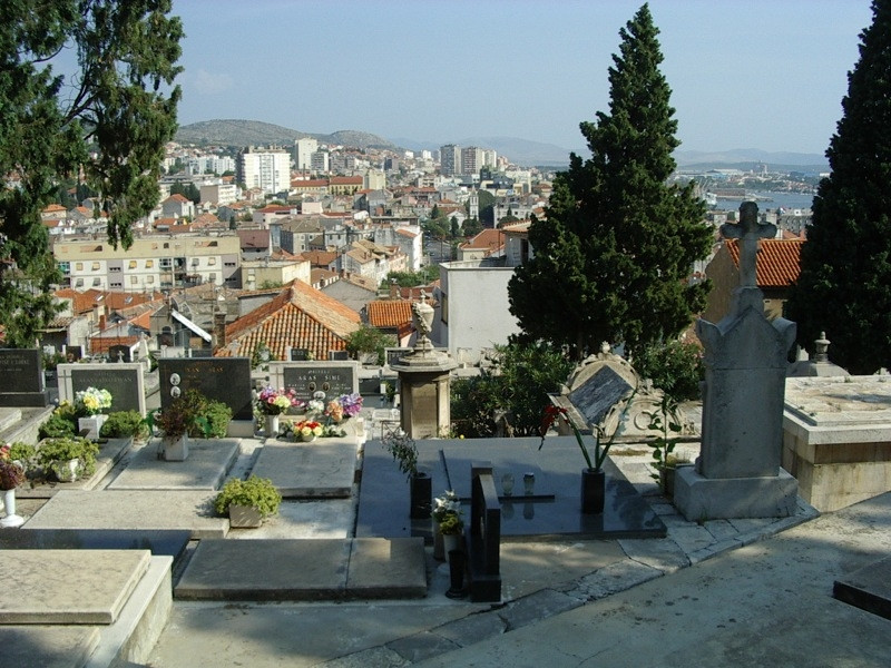 Кладбище в Шибеник, Хорватия. Фото 1 – фотографии Хорватии