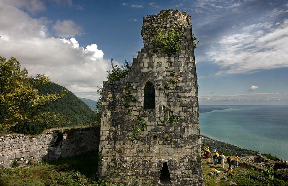 Древняя крепость В Новом Афоне. Абхазия – фотографии Абхазии
