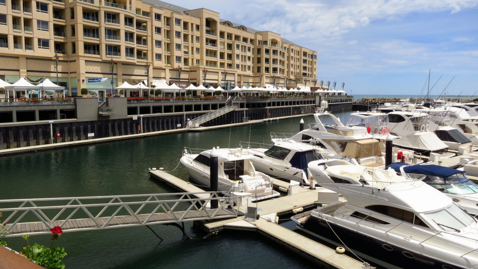 Район The Glenelg Marina в Аделаиде – фотографии Австралии
