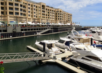 Район The Glenelg Marina в Аделаиде – фотографии Австралии