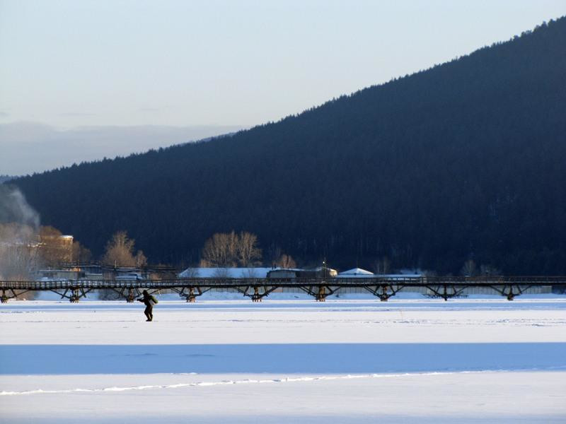 Деревянный и очень длинный мост в Белорецке. Фото 1 – фотографии России