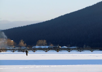 Деревянный и очень длинный мост в Белорецке. Фото 1 – фотографии России