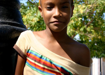 Девочка в Сьенфуэгосе, Куба – фотографии Кубы