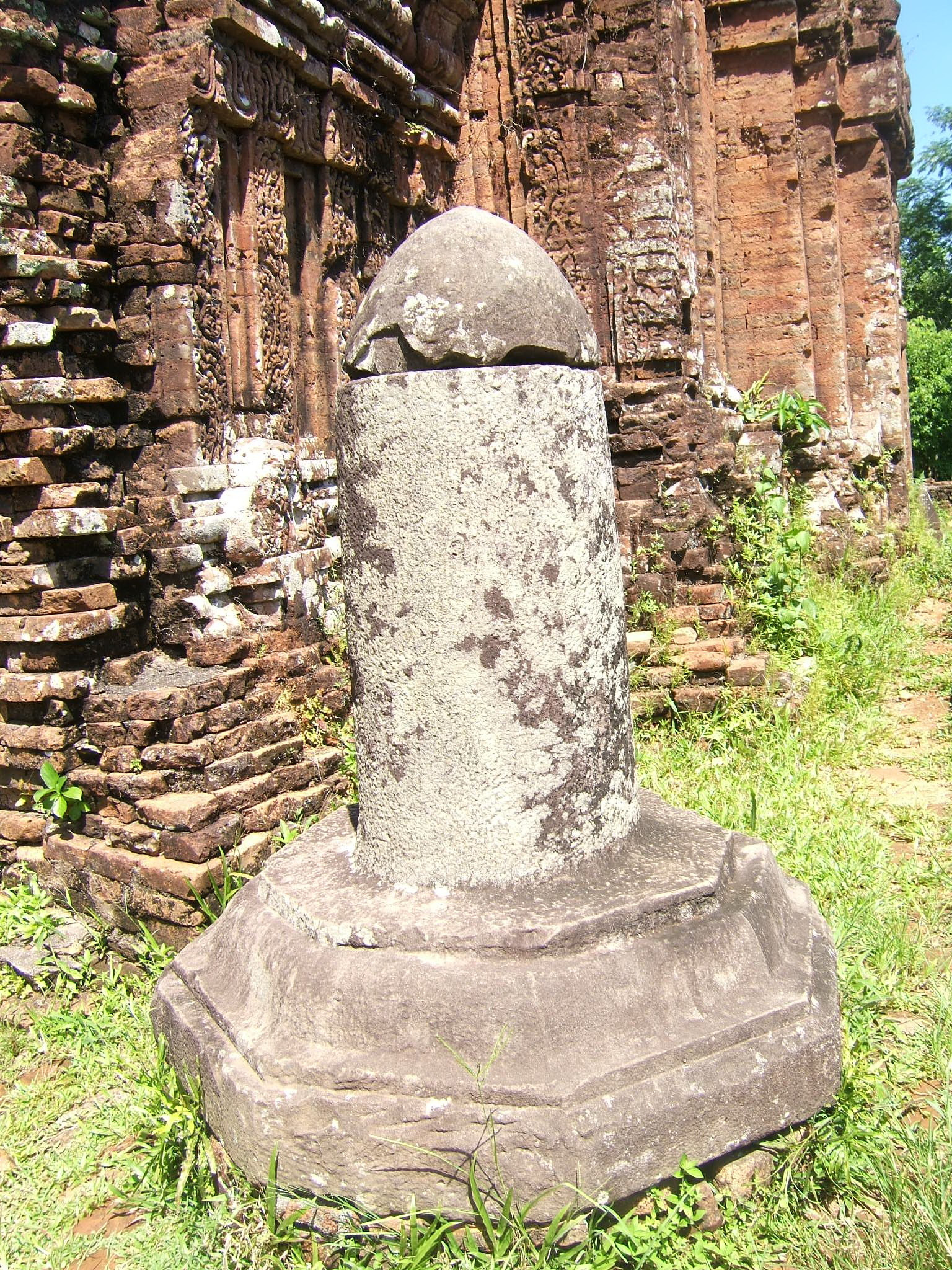 Руины храмового комплекса культуры Чампа – фотографии Вьетнама