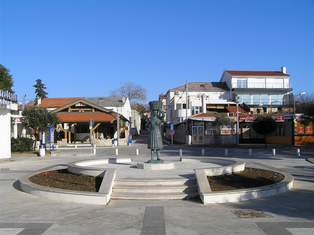 Скульптура в Новалья, Хорватия. Фото 1 – фотографии Хорватии