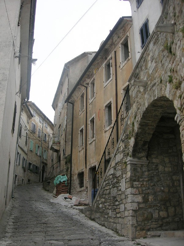 Дома в Мотовуне, Хорватия. Фото 5 – фотографии Хорватии