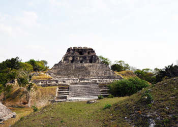 Памятник культуры майя - Шунантунич – фотографии Белиза