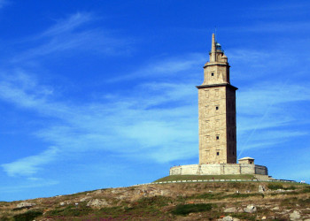Башня Геркулеса (Torre de Hércules) в Ла-Корунье – фотографии Испании