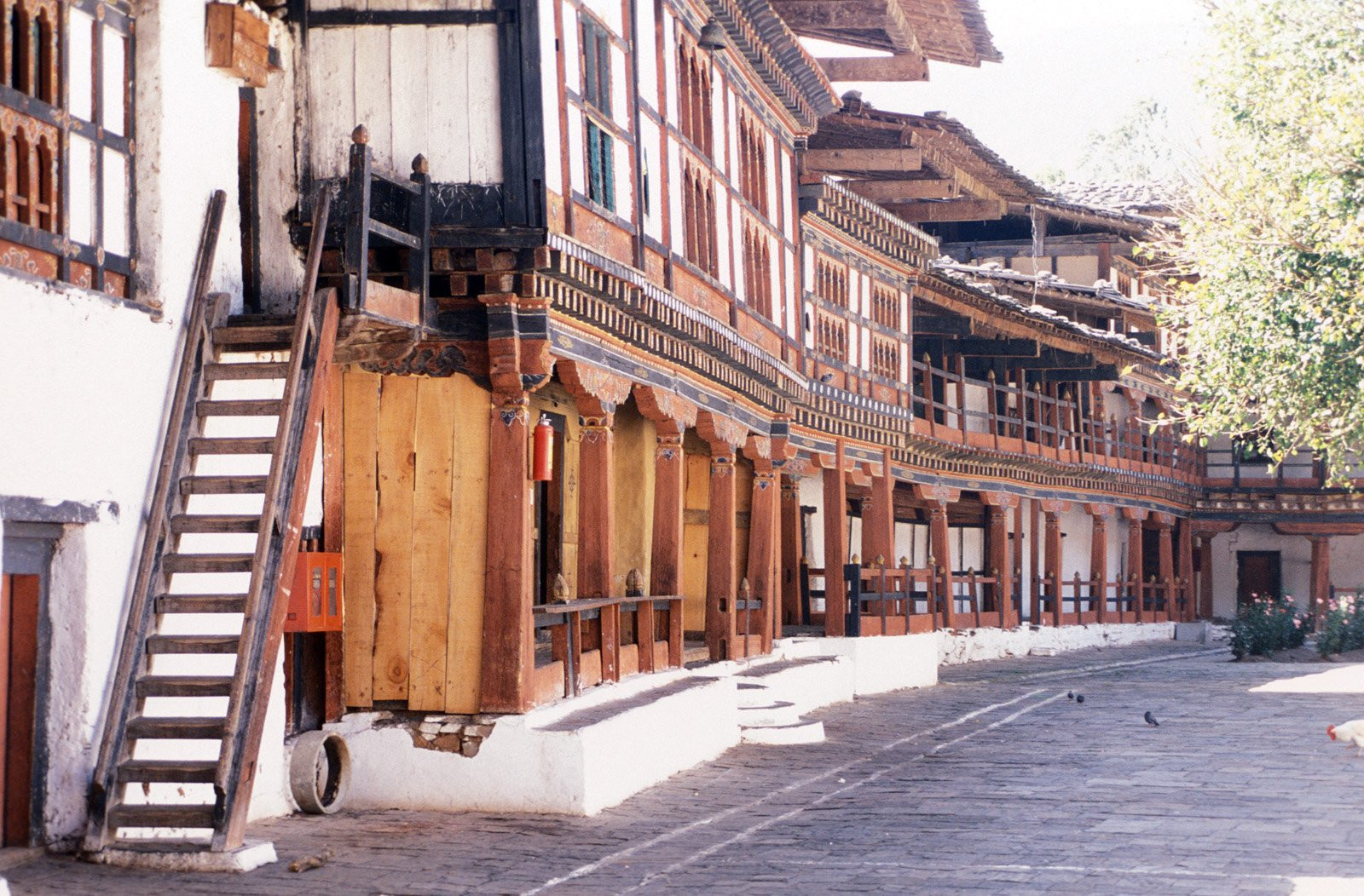 Джакар-дзонг (Jakar Dzong) – фотографии Бутана