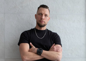 М – фотографии