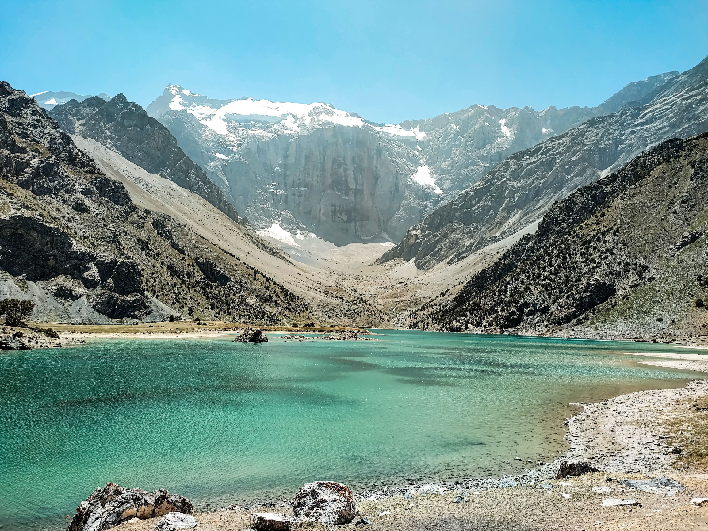 озеро Куликалон с видом на ледник г. Мария – фотографии Таджикистана
