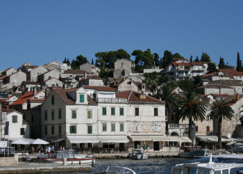 Дома на набережной в Хвар, Хорватия. Фото 3 – фотографии Хорватии