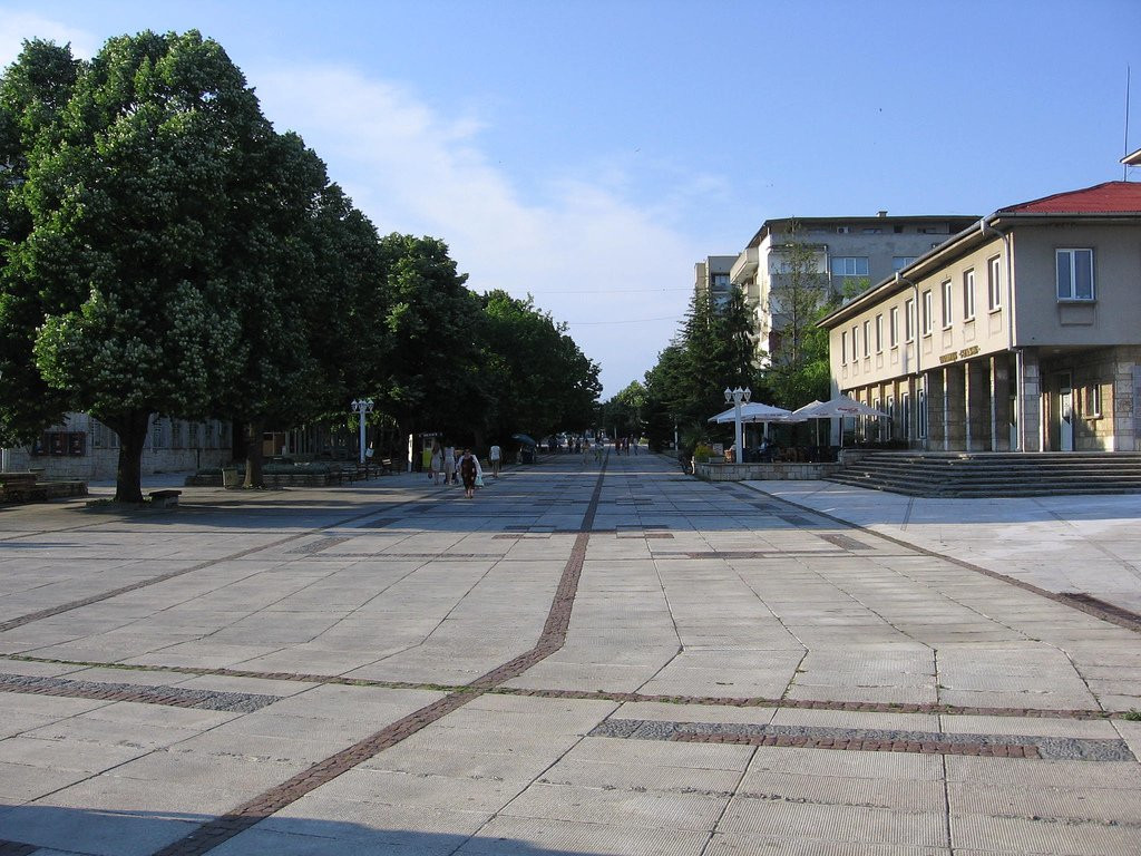 Улица в Каварне, Болгария – фотографии Болгарии