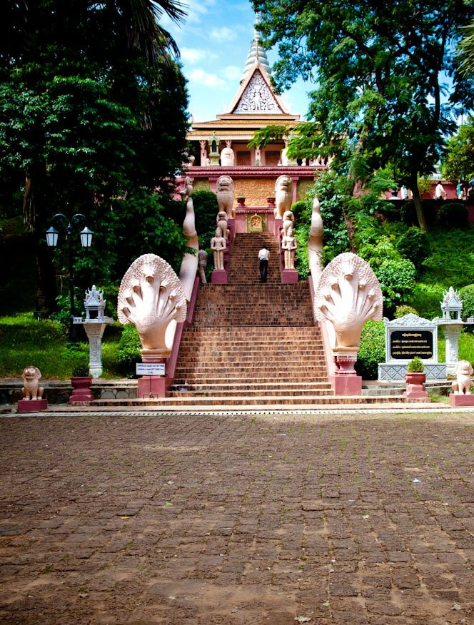 Храм Ват Пном (Wat Phnom)  – фотографии Камбоджи