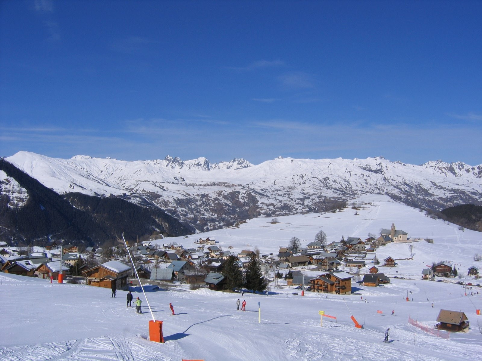 Деревня в Ле-Албиезе, Франция. Фото 6 – фотографии Франции