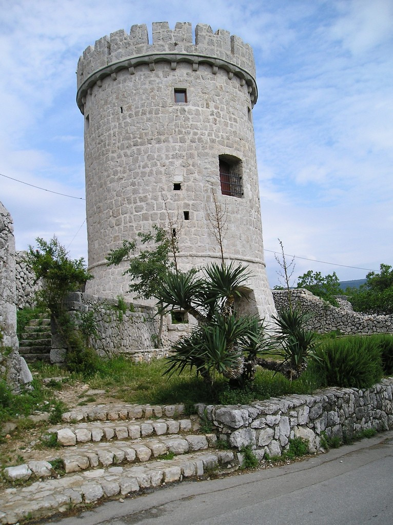 Башня на острове Црес, Хорватия – фотографии Хорватии