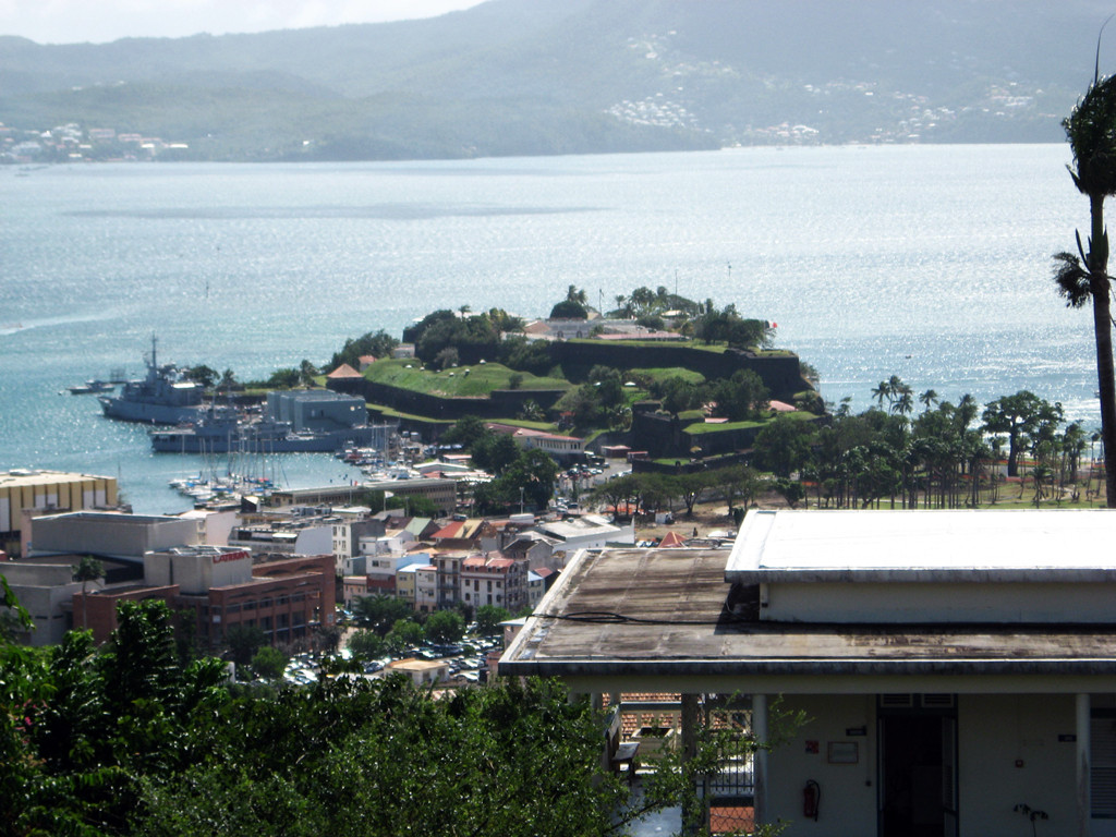 Форт Сен-Луис в городе Фор-де-Франс – фотографии Мартиники