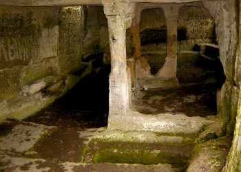 Пещерная крепость Тепе-Кермен в Бахчисарае. Фото 1 – фотографии России