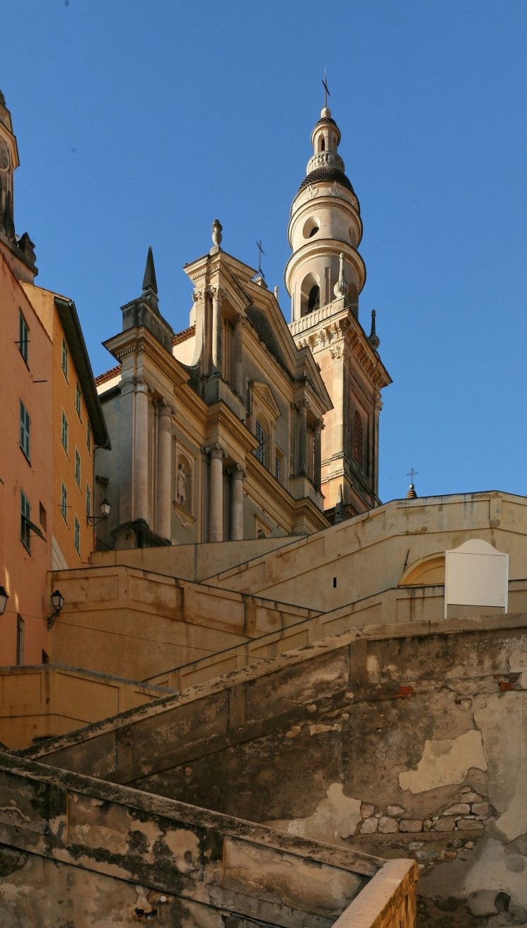 Церковь в Рокбрюн-Кап-Мартен, Франция – фотографии Франции